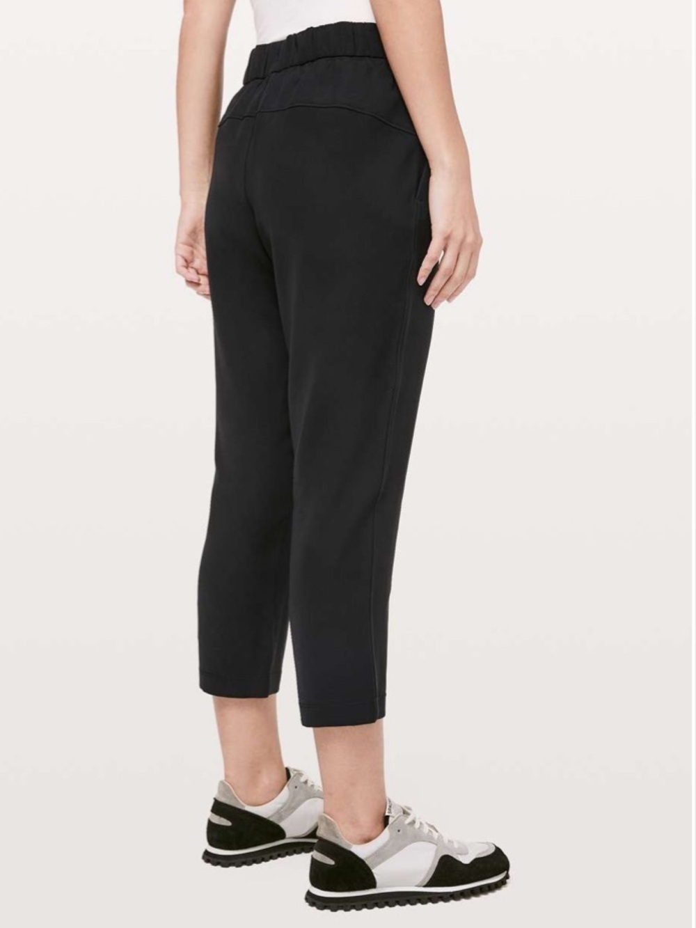 Lululemon On The Fly Crop Woven 23” Black Pants Women’s Size 10 Jogger*P9